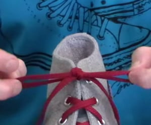 The World’s Fastest Shoelace Knot