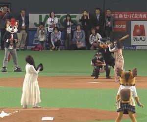 Sadako vs. Kayako… in Baseball