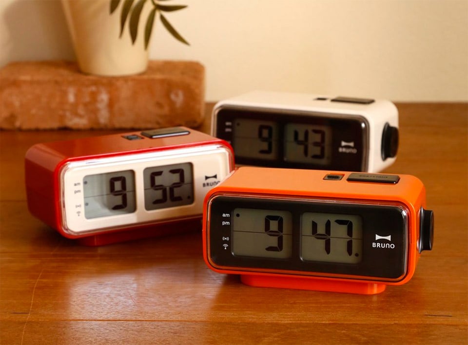 retro-digital-flip-alarm-clock-the-awesomer