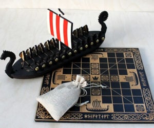 Daldøs & Hnefatafl Board Game