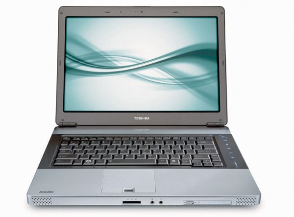 Toshiba E105 Laptop