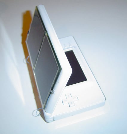 Solar-powered DS Lite