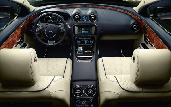 2010 Jaguar XJ