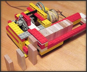 LEGO Domino Row Builder