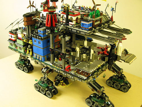 LEGO: Crawler Town