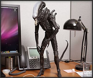 Alien 18″ Figure