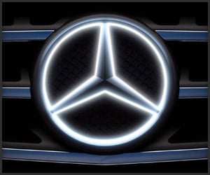 Mercedes Light-up Emblem