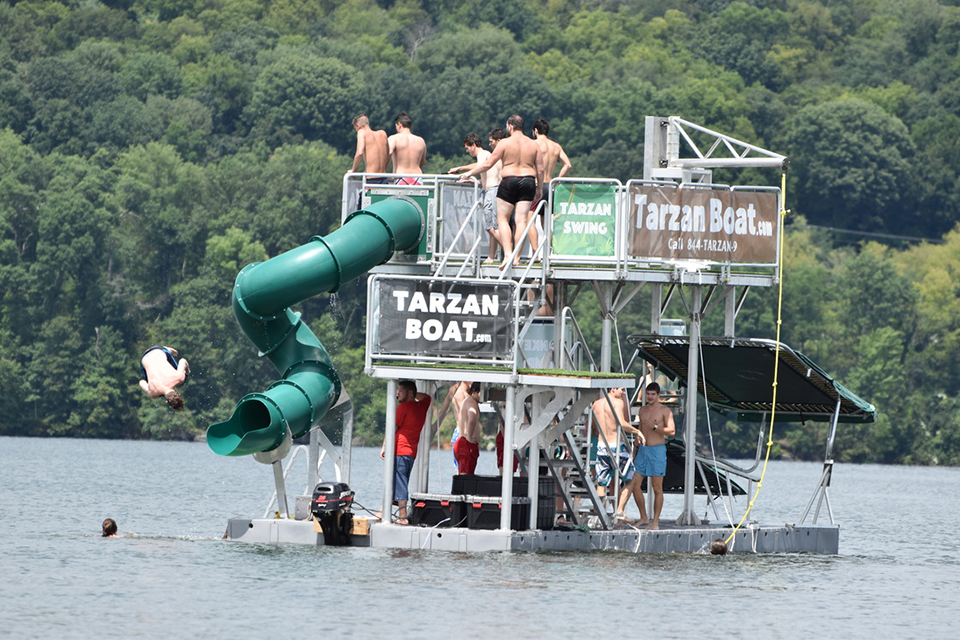 Tarzan Boat