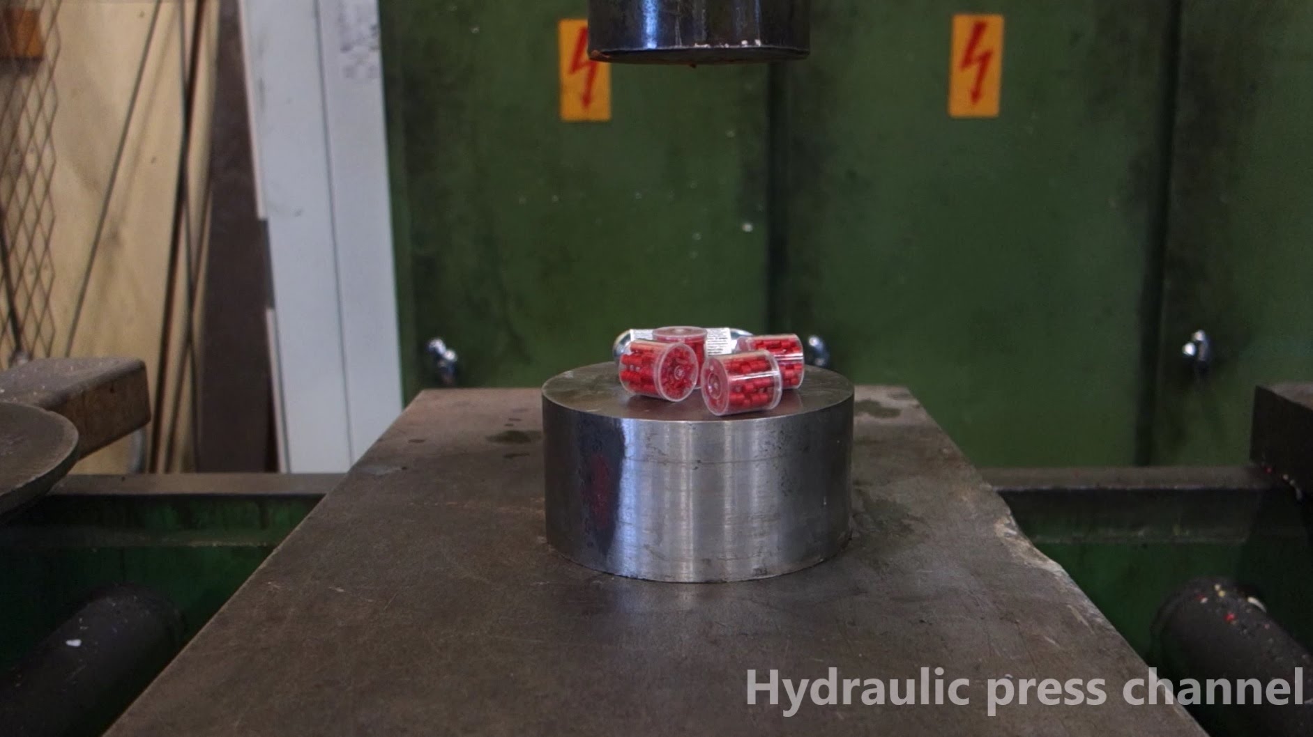 Crushing toy cars with hydraulic press 