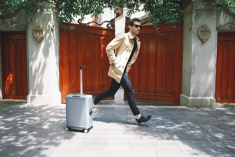 Cowarobot R1 Robotic Suitcase