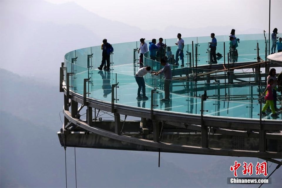 World s Largest Glass Platform world-s-largest-glass-platform