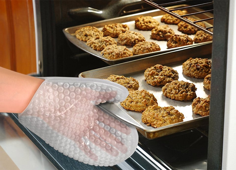 Poppin Hot Oven Mitt