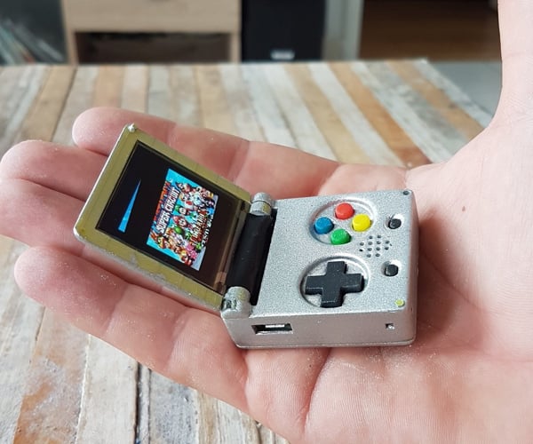 Keymu Keychain Retro Console