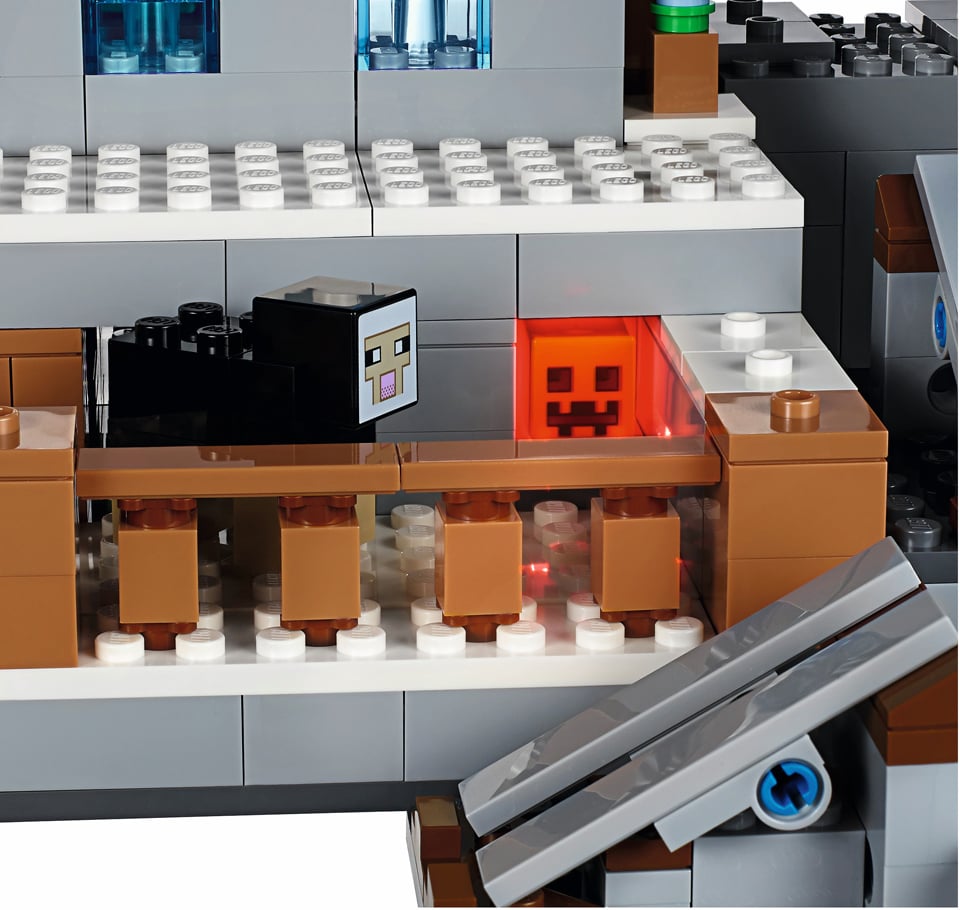 LEGO Minecraft The Mountain Cave