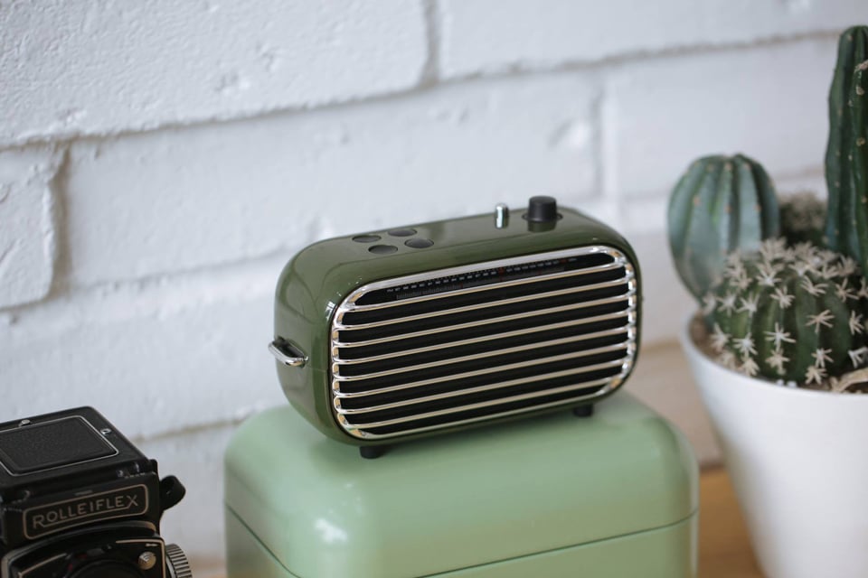 Polaroid retro best sale bluetooth speaker