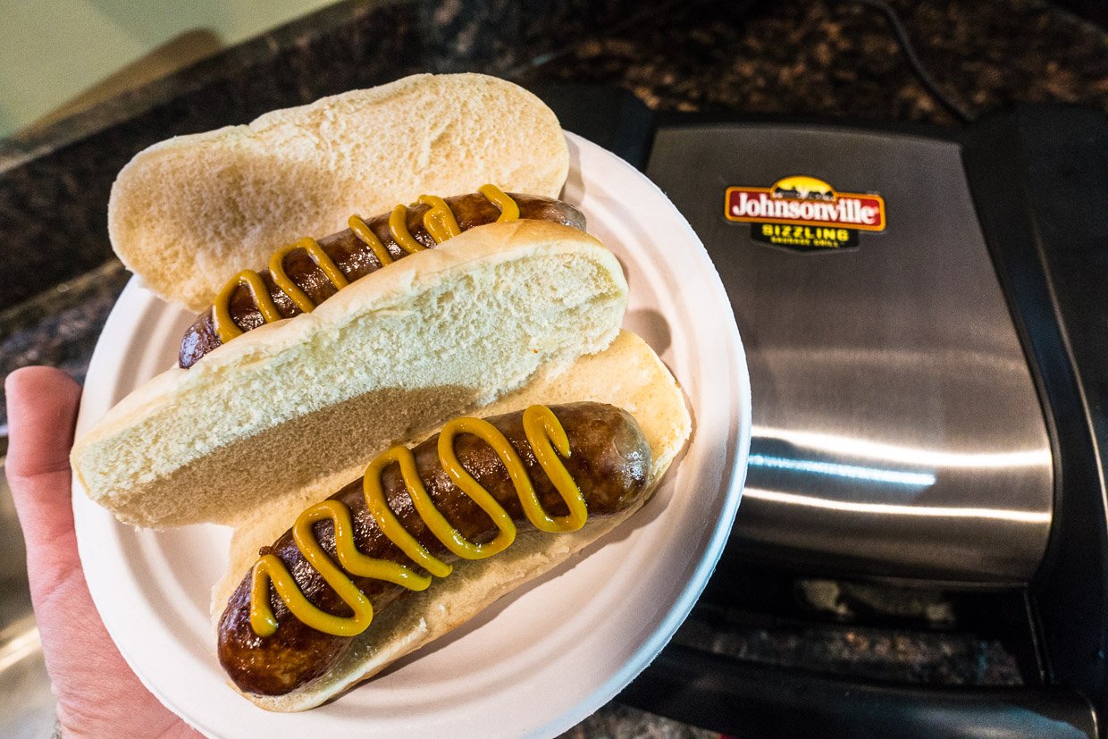 https://theawesomer.com/photos/2017/09/johnsonville_sizzling_sausage_grill_4.jpg