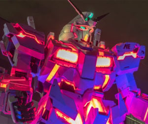 Life-size Unicorn Gundam