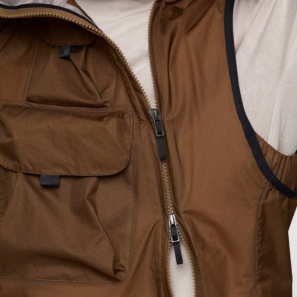 maïs lancering Bijproduct Nike's A.A.E. 1.0 Vest Offers Lightweight Layering and Storage