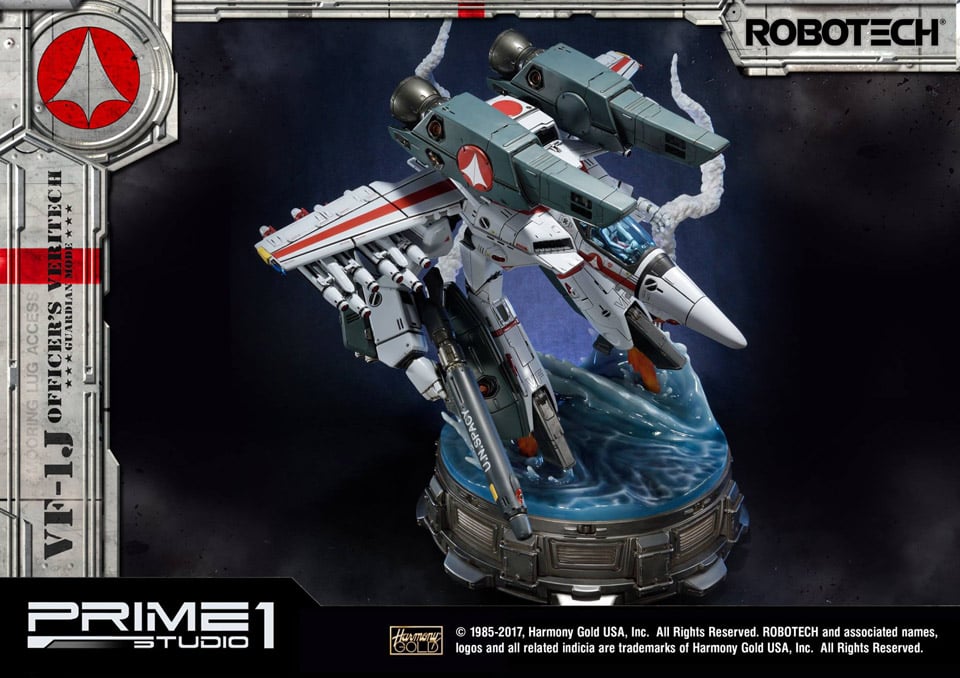 Robotech VF-1J Guardian Mode Statue