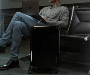 Incase NoviConnected Luggage