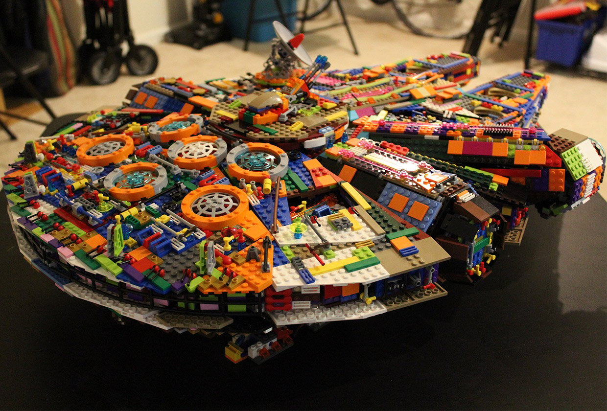 LEGO Color Millennium Falcon