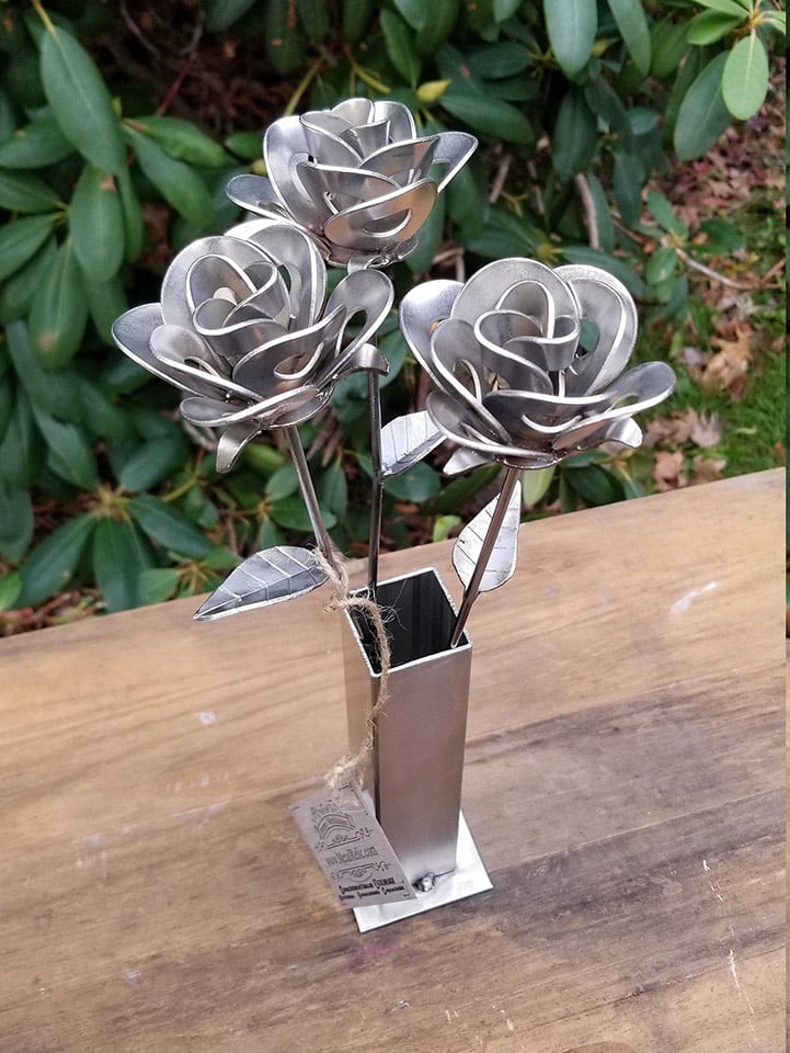 MetalRelic Forever Roses