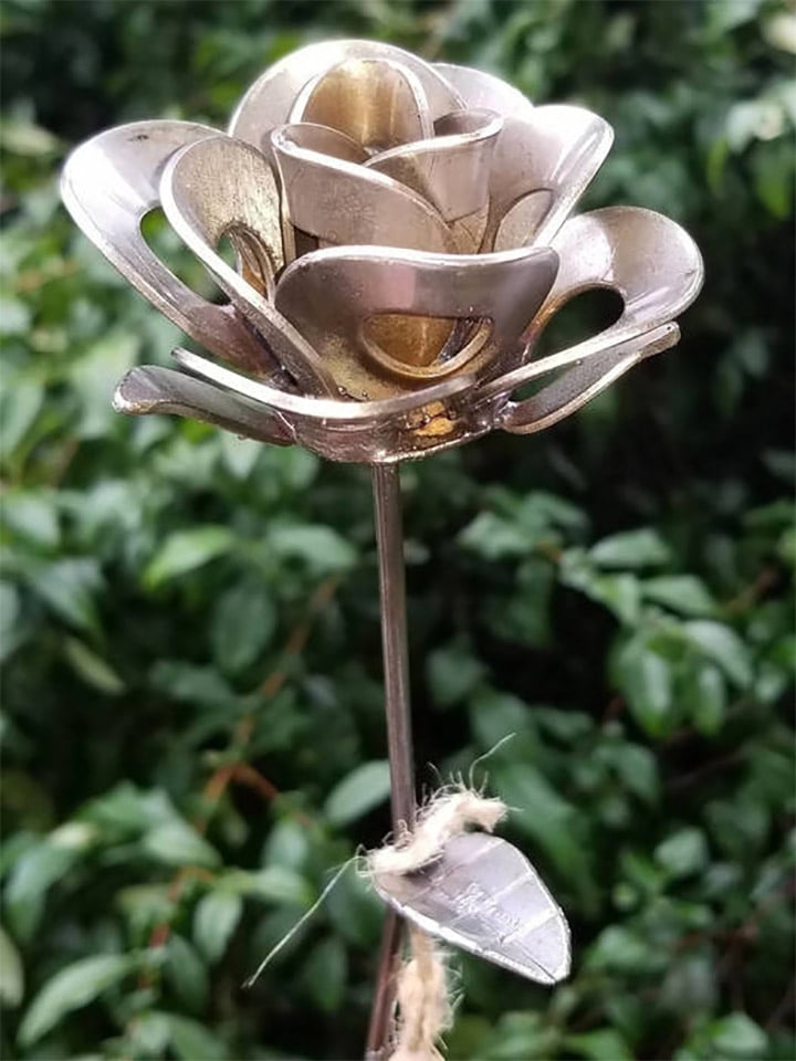 These Metal Valentine's Roses Will Never Wither and Die