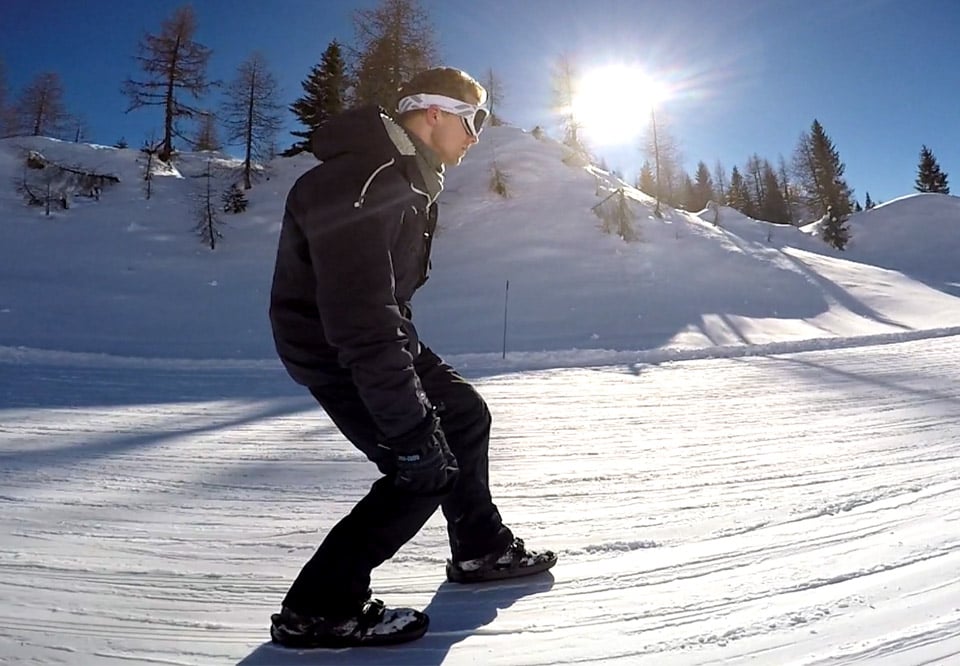 You Won't Trip Over These Mini Skis (And Maybe Won't Stop Either)