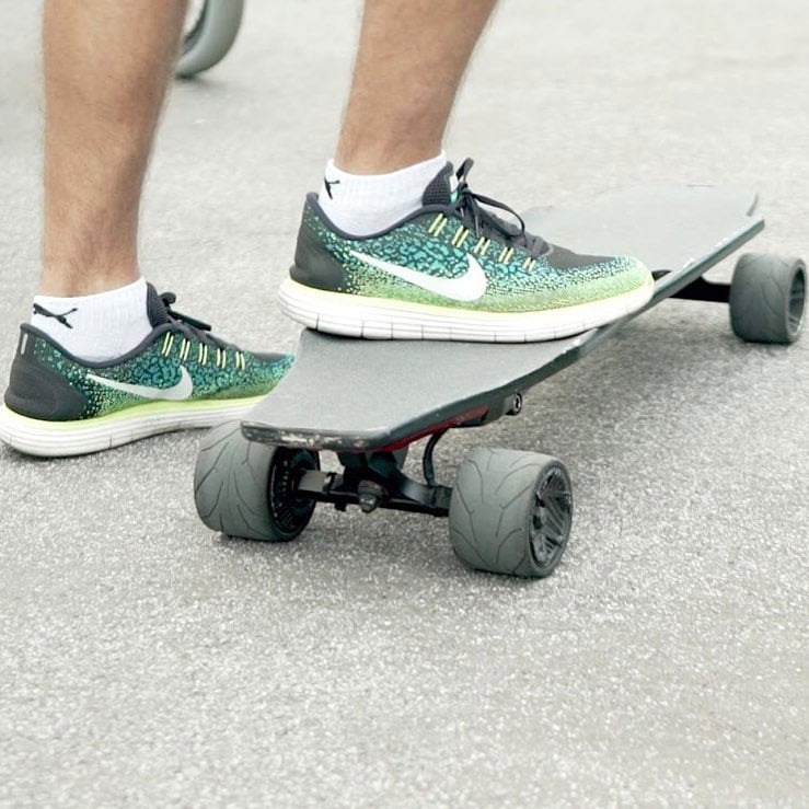 The StarkBoard Electric Skateboard Doesn\u002639;t Need a Remote Control