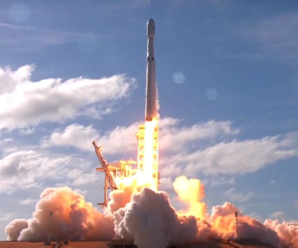 SpaceX Falcon Heavy Test Flight