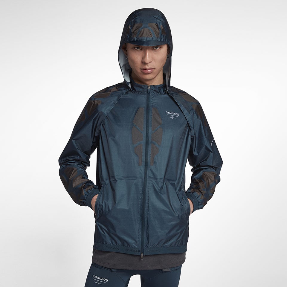 NIke's Gyakusou Hooded Running Jacket Converts Into a Vest