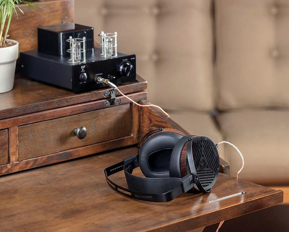 Monolith M1060 Headphones