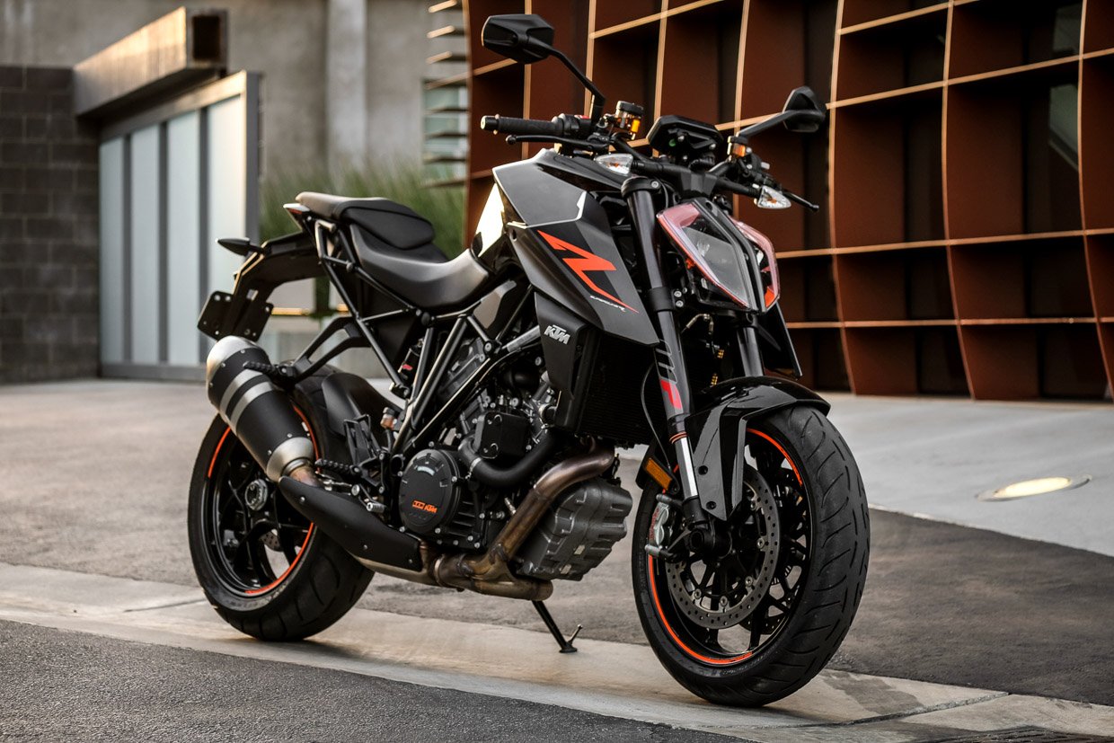 The KTM 1290 Super Duke R Is Pure Anger and Speed In One ...