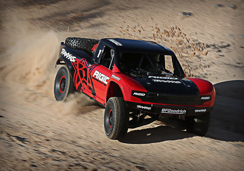 Traxxas Unlimited Desert Racer Is a Tiny Working Trophy Truck