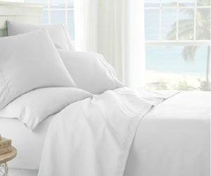 Deal: 6-Piece White Sheet Set