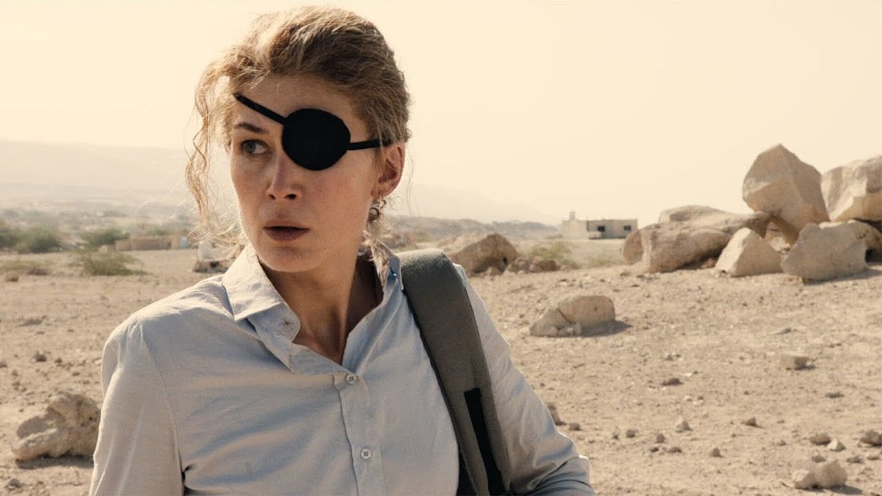 Rosamund Pike Stars As War Correspondent Marie Colvin In A Private War