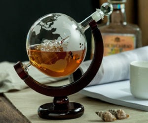 Eravino Whiskey Globe Decanter