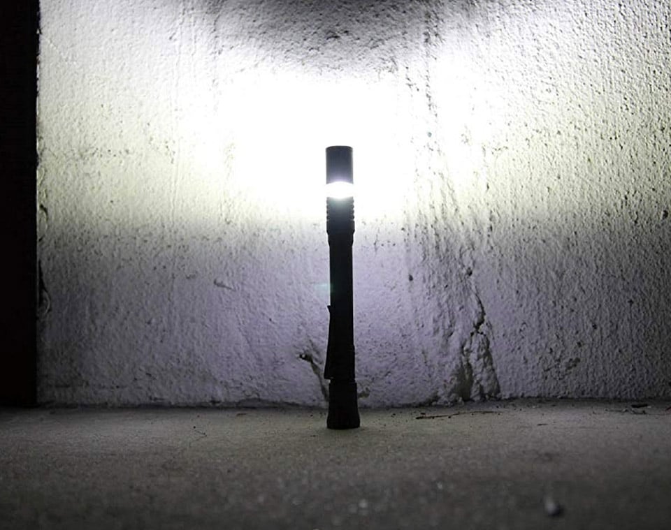 This Pocket Flashlight Doubles as a Tiny 360º Lantern