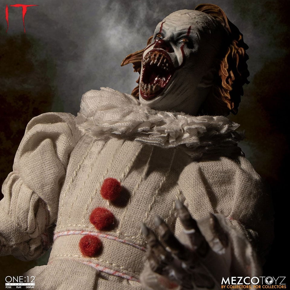 One:12 Collective IT Pennywise Figure