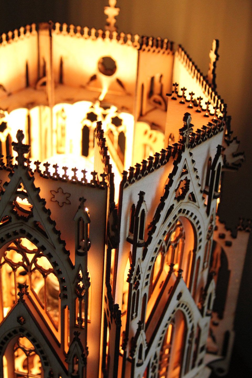 Cathedral Flat-pack Lamp