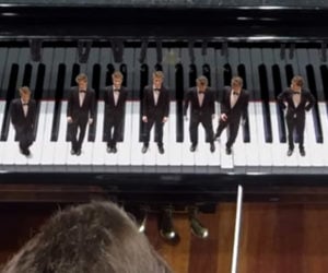 Tiny Piano Players