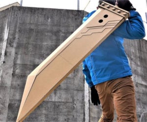 Cardboard Cloud’s Buster Sword