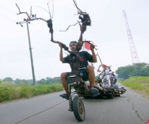 The Extreme Vespas of Indonesia