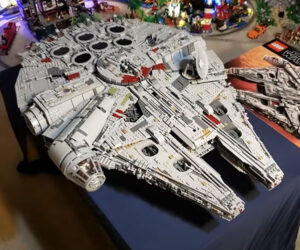LEGO Millennium Falcon Builds Itself