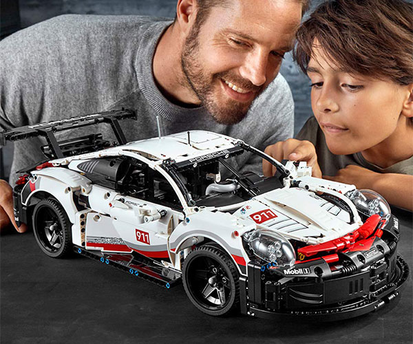LEGO x Porsche Design 911 RSR