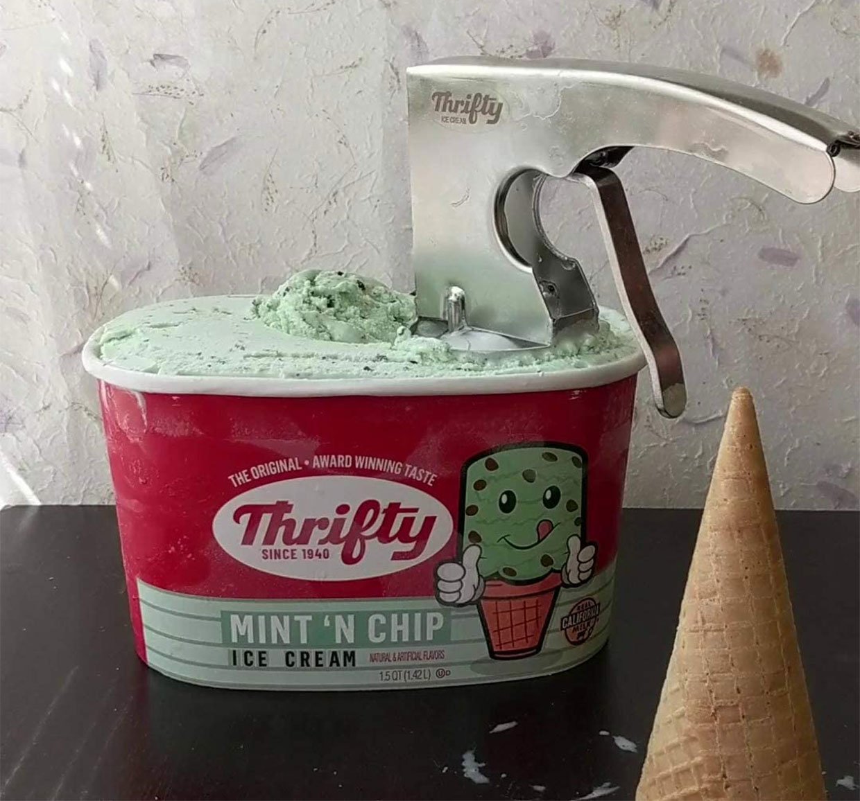 Thrifty Old Time Ice Cream Scoop