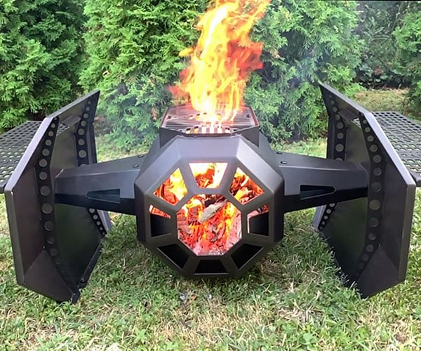 http://theawesomer.com/tie-fighter-bbq-grill/616153/