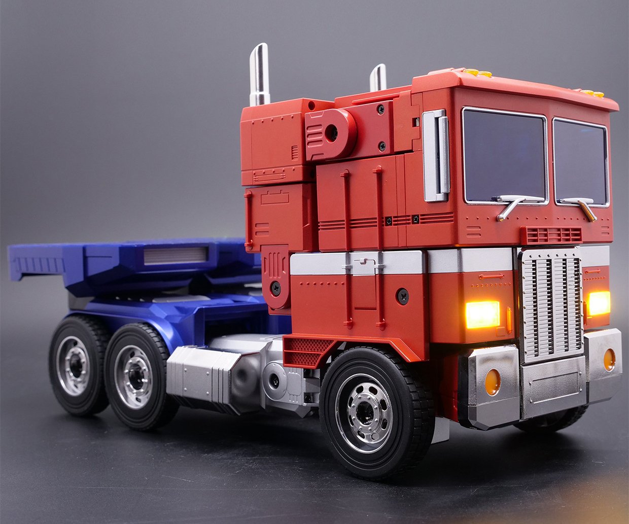 Robosen Transformers Optimus Prime Robot