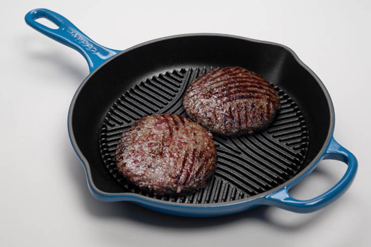 Flagship Light Turns any Skillet Into a Cast Iron Grill