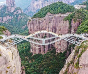 China’s “Bending” Bridge